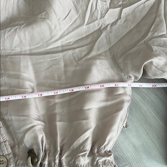 Partners Silk Hooded Jacket - Picture 11 of 12